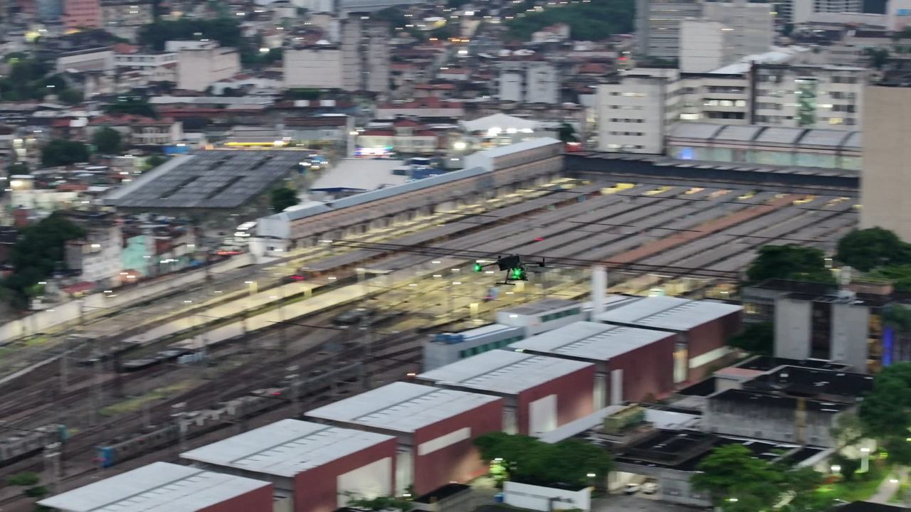 Vista aérea noturna da Sapucaí